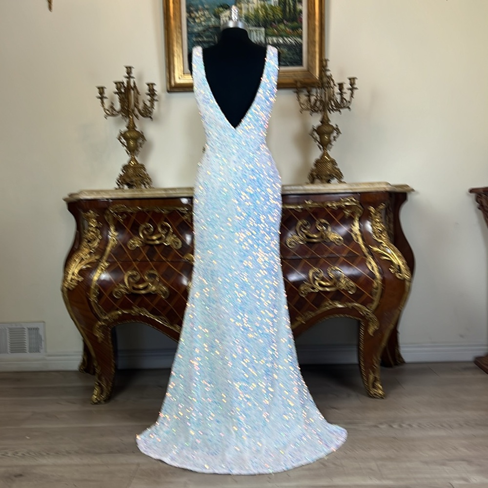 Women,formal all over sequins fitted special Occasion Evening dress - Picture 5 of 6